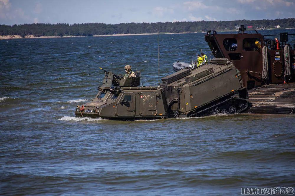 Bv.206全地形车成功抢得C位 英国海军陆战队在爱沙尼亚登陆