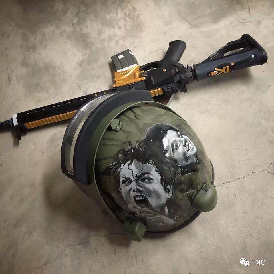 TMC x 靠边走艺术空间| 军事装备结合艺术展览——头盔篇 TMC x 靠边走艺术空间| 军事装备结合艺术展览——头盔篇