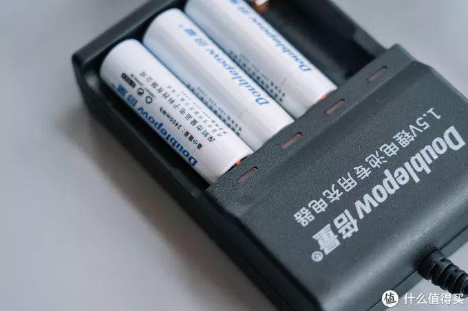 市售5号充电电池大乱斗，谁是真正的小霸王？