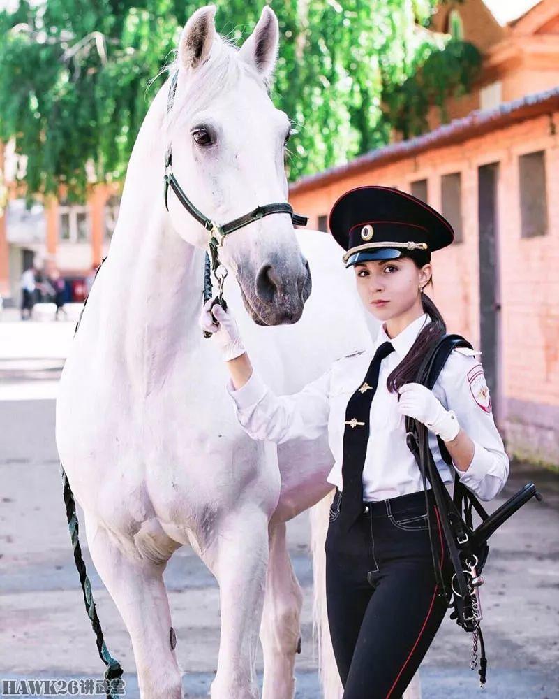 【周末MM例图】从小姑娘到警长 莫斯科骑警队的美女修炼之路