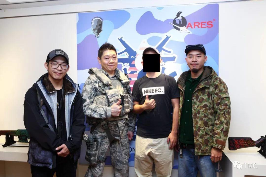 TMC x 靠边走艺术空间| 军事装备结合艺术展览（多图）
