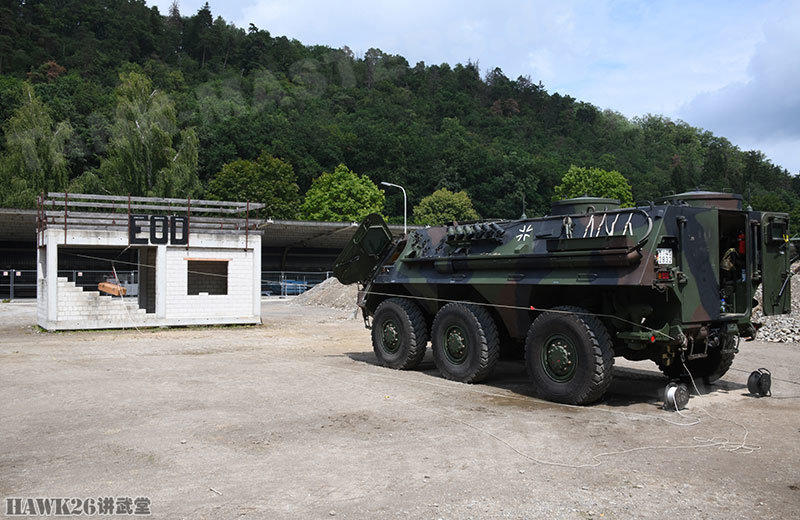 德军装甲工兵营开放日活动 特种装备稀奇古怪 体现汉斯机械怪癖