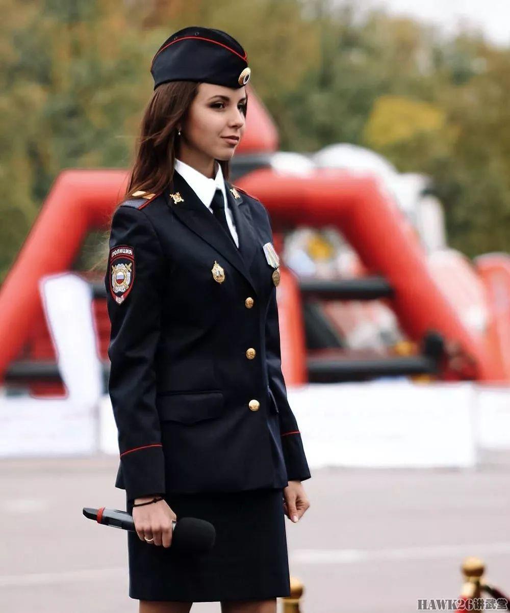 【周末MM例图】从小姑娘到警长 莫斯科骑警队的美女修炼之路