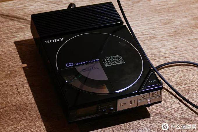 大厂无线接收器恐存安全漏洞 | 索尼Walkman大展超有年代感