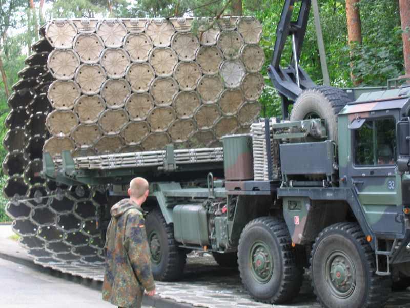 德军装甲工兵营开放日活动 特种装备稀奇古怪 体现汉斯机械怪癖