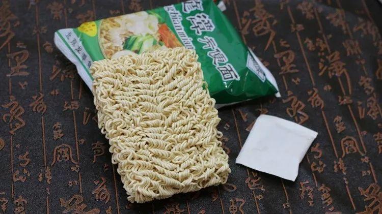 童年怀旧零食小调查！评分第1名的居然是它？！