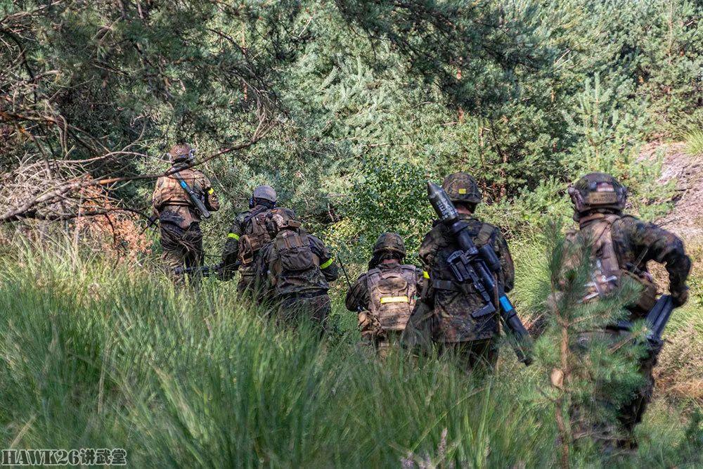 德军装甲掷弹兵实战演习 没有步兵战车支援 照样可以赢得胜利