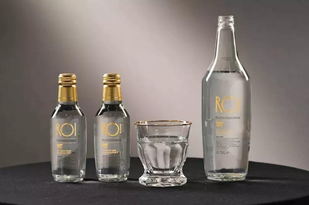 巴黎水，圣培露，VOSS，站在鄙视链顶端的那些大牌气泡水，都有什么差别？