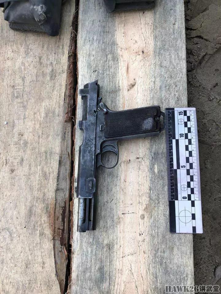 乌克兰一警察局尘封70年的秘密武器库曝光 地下室还有多个墓穴