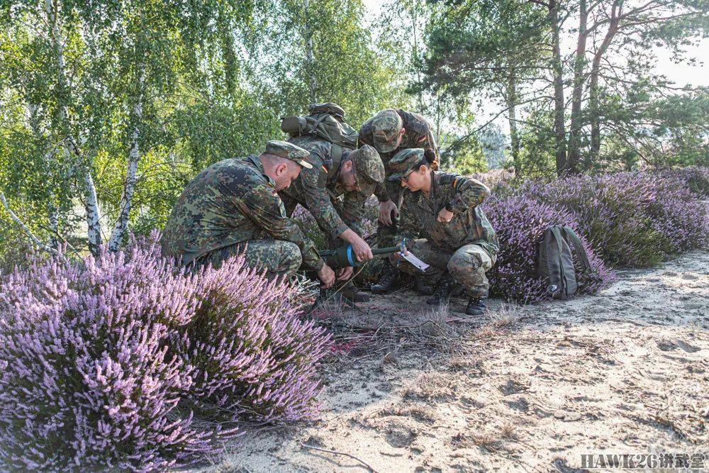 罕见的“黄鼠狼”步兵战车抢修现场 德军装甲掷弹兵实战演习