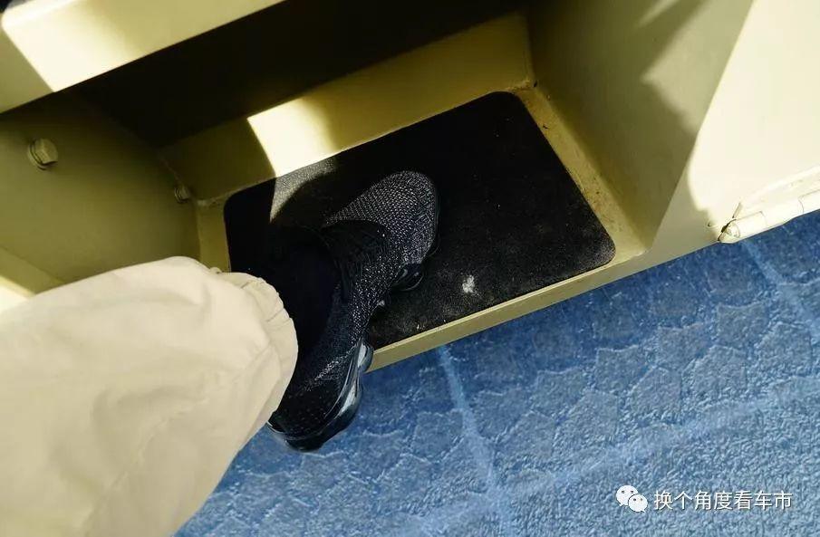 宋楠：研判中国重汽“虎威”型“防护运输”车技战术应用