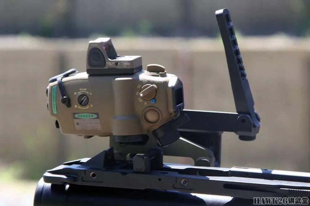 让“士兵大炮”更致命：美军新型瞄准镜配备M320榴弹发射器