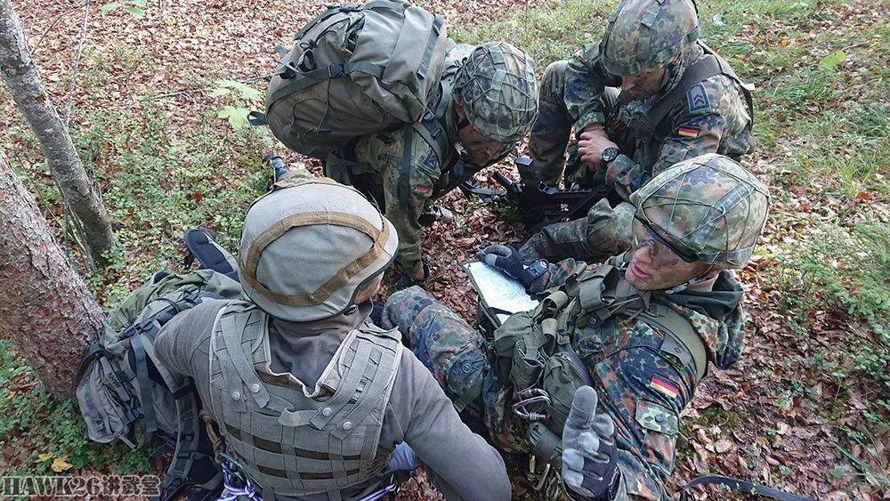法比德奥四国山地步兵联合训练 难得一见的高技术兵种特殊技巧