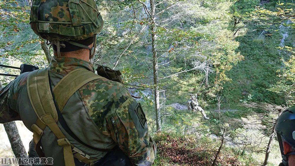 法比德奥四国山地步兵联合训练 难得一见的高技术兵种特殊技巧