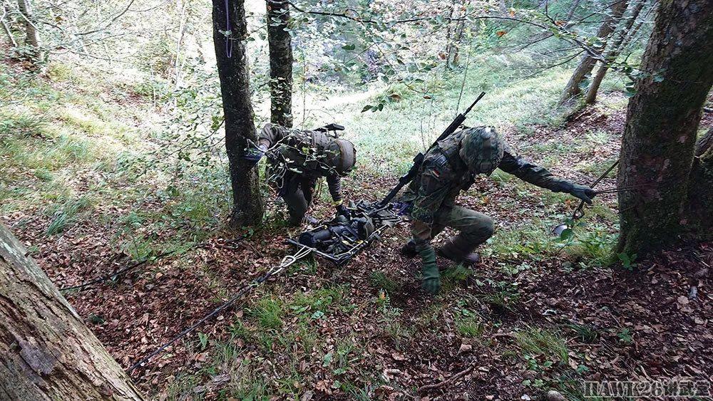 法比德奥四国山地步兵联合训练 难得一见的高技术兵种特殊技巧
