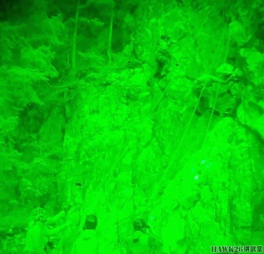 法比德奥四国山地步兵联合训练 难得一见的高技术兵种特殊技巧