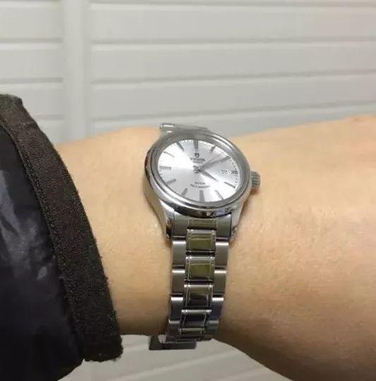朋友拿了一块绿水鬼给我抵债，然后发现竟然是假的，什么水平？