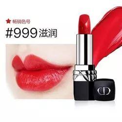 优衣库背心￥19，飞利浦耳机￥139，纽百伦运动鞋￥197