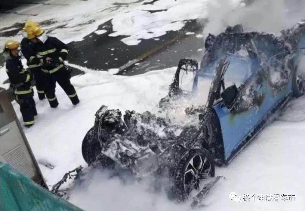 突发：德国保时捷首款电动汽车Taycan在北美首次爆炸