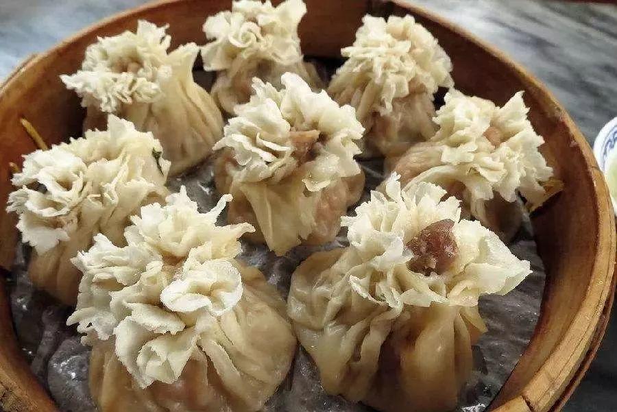 又馋又饿，我就看看「烧卖」有没那机器批量包... | 有趣的制造