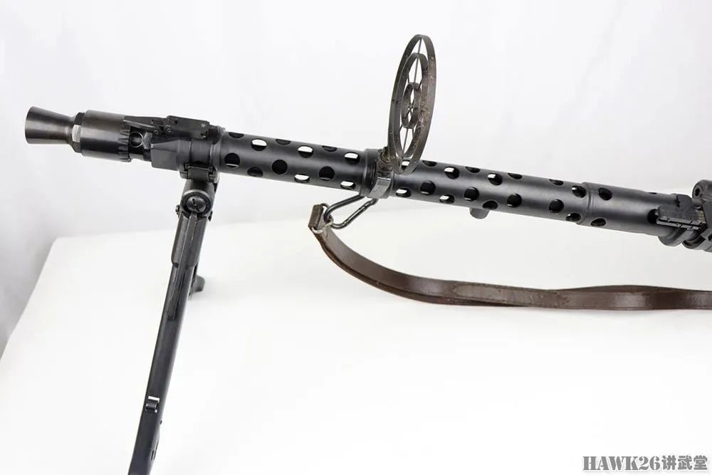 【拍卖行】美国二手枪店的重量级商品“德国电锯”MG34机枪被当成步枪卖