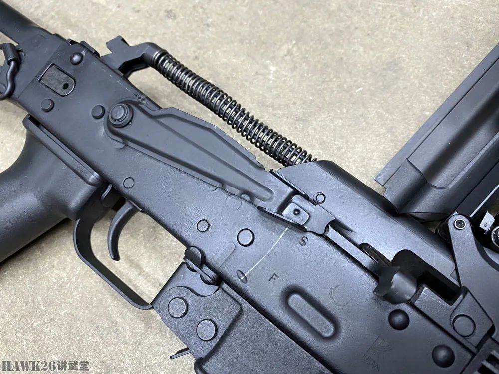 评测：卡拉什尼科夫KP-9冲锋枪 定价低于1000美元 民用市场的新宠