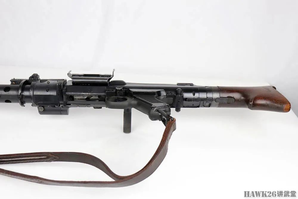 【拍卖行】美国二手枪店的重量级商品“德国电锯”MG34机枪被当成步枪卖