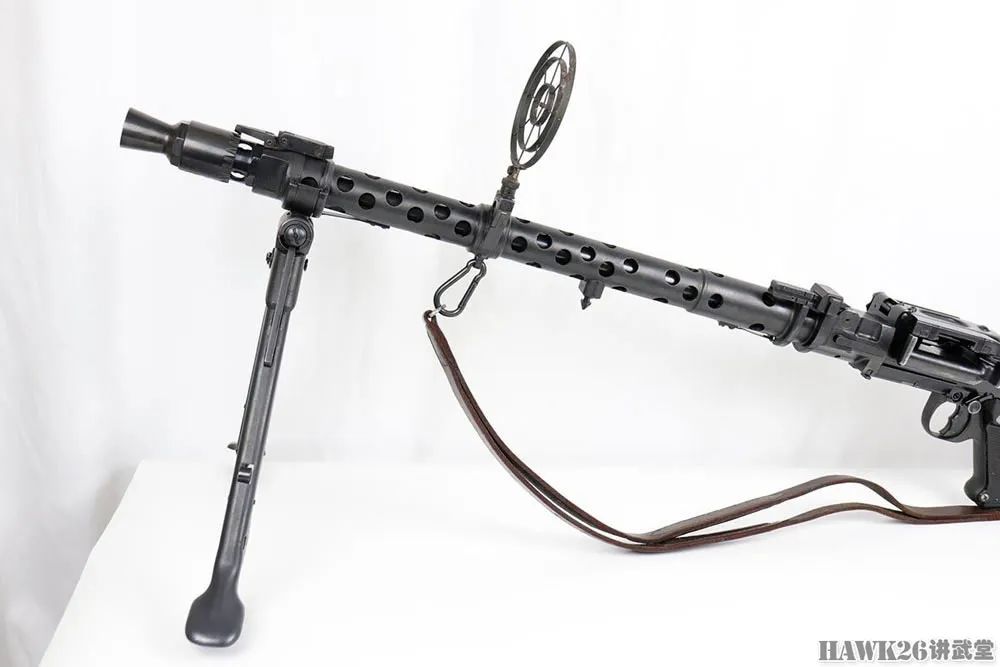 【拍卖行】美国二手枪店的重量级商品“德国电锯”MG34机枪被当成步枪卖