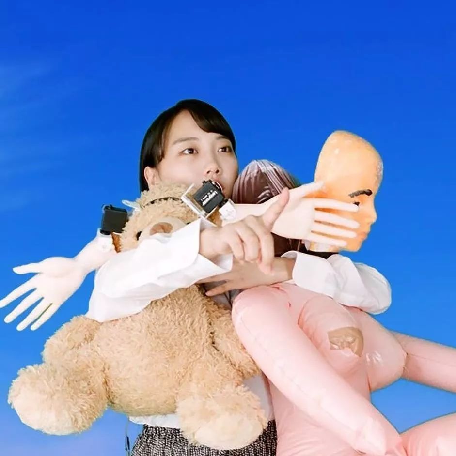 90 后少女自制「巨乳」，单身狗看到都直跺脚！