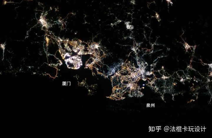 为什么不同城市的灯光有的偏白，有的偏黄？这背后的原因其实很简单